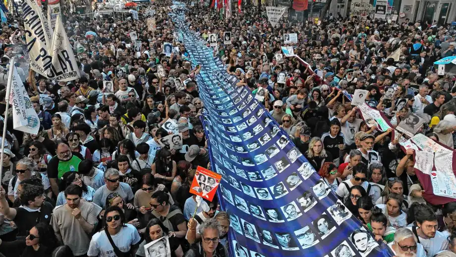 Caba-marcha-aniversario-golpe-militar-76_agencias121_MLN-Foto-17315634