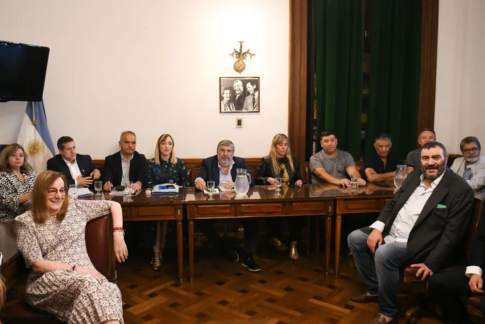 El peronismo y la CGT acordaron bloquear el avance de la reforma laboral