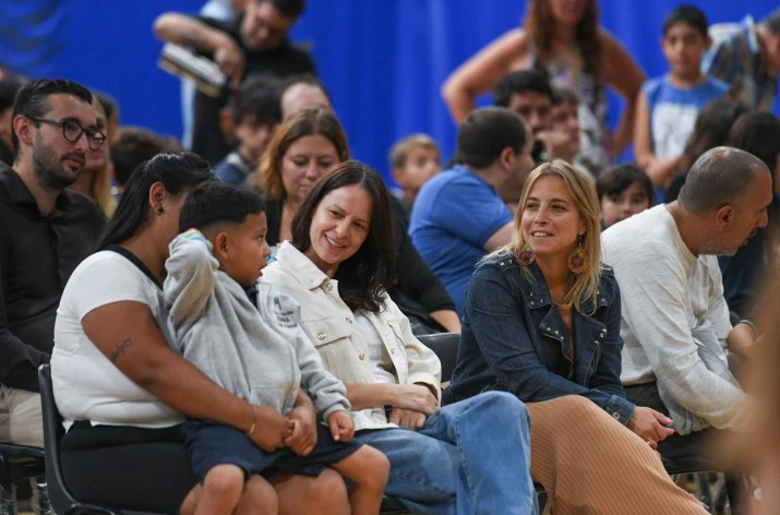 69a70a4ab2970_715_472!