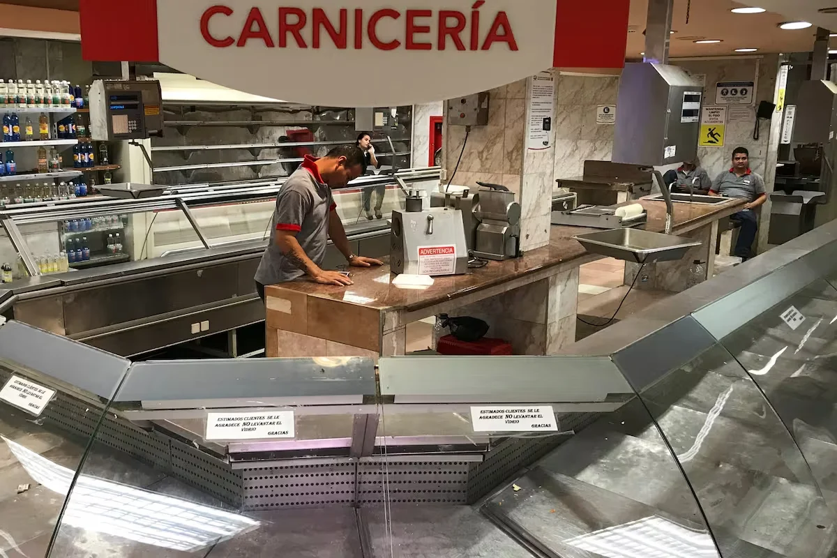 gondolas-vacias-en-los-supermercados-de-7LR34H44ZJBYBGBCMVKXGJ4KWM