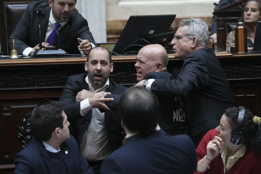 Aldo Leiva increpó a La Libertad Avanza