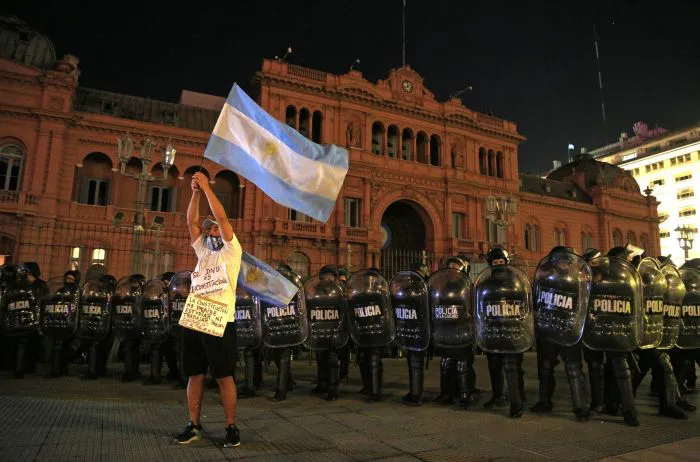 607b747093df4_700_462!