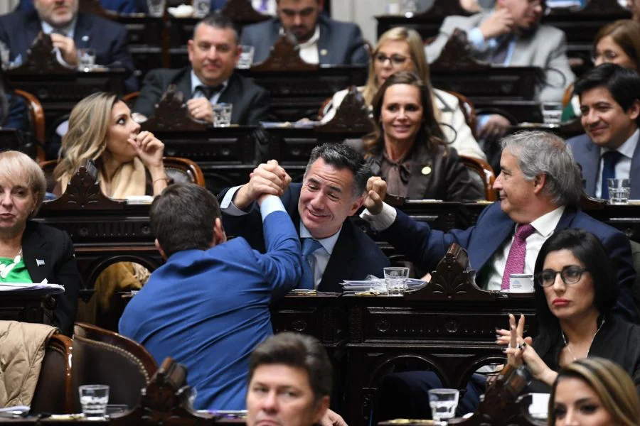 Libertarios festejan las medias sanciones