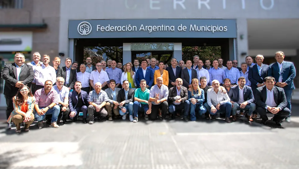 FAM - COMUNICADO.jpg