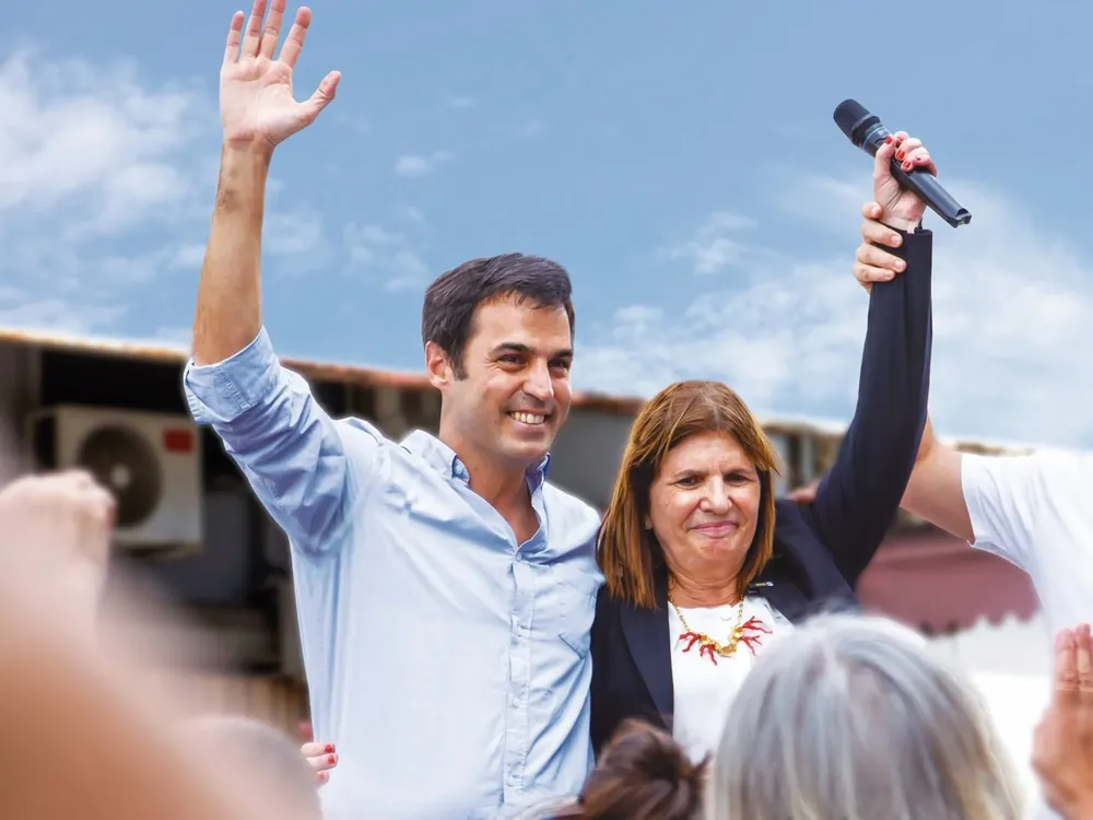 Cm9kuFD7A_2000x1500__1